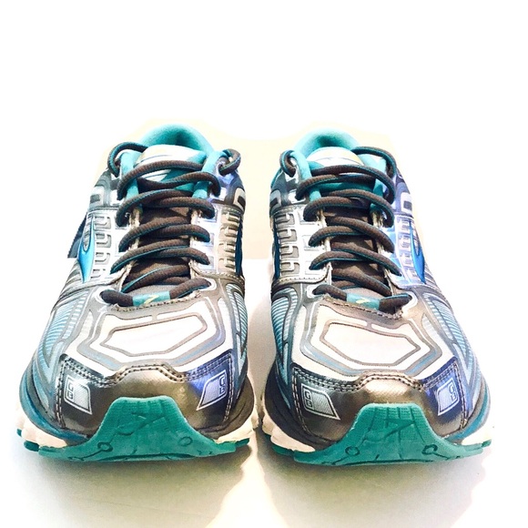 brooks turquoise running shoes